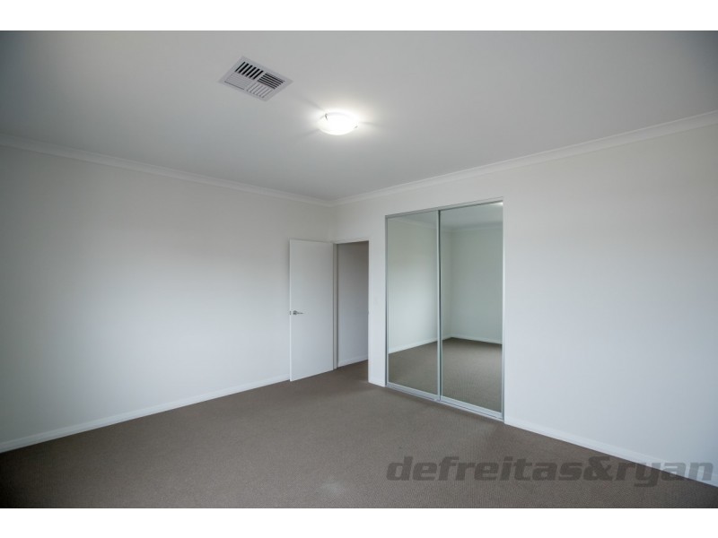 24 Emily Loop, Madeley WA 6065