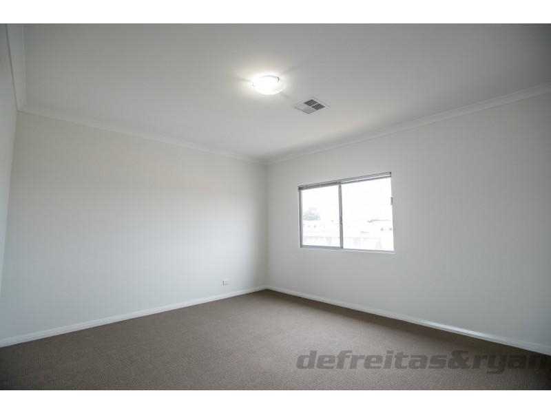 24 Emily Loop, Madeley WA 6065