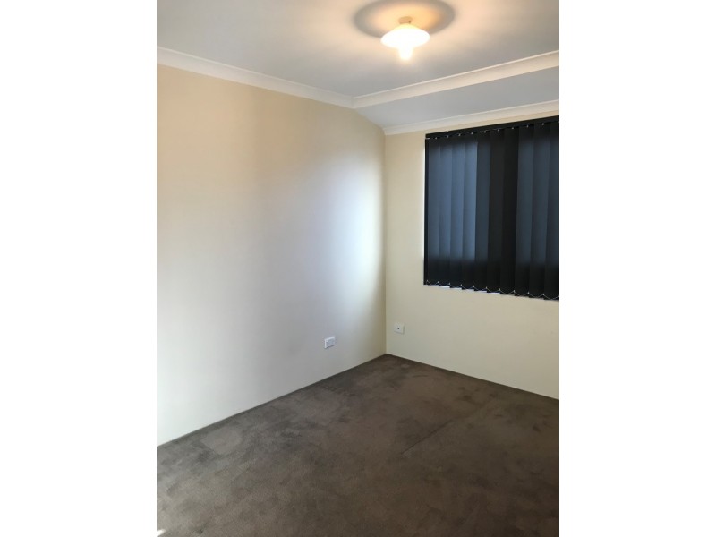 11 Arniston Way, Darch WA 6065