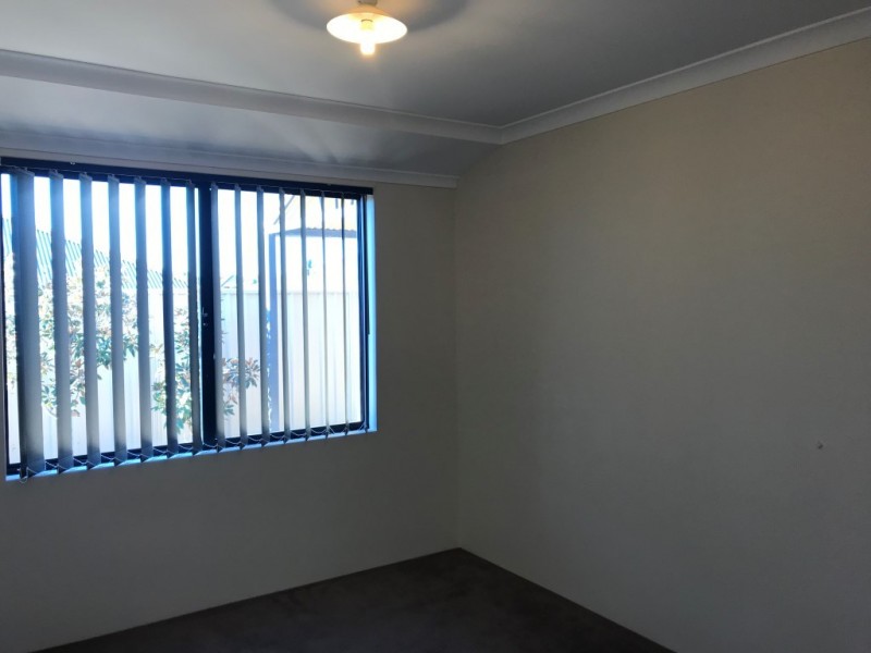 11 Arniston Way, Darch WA 6065