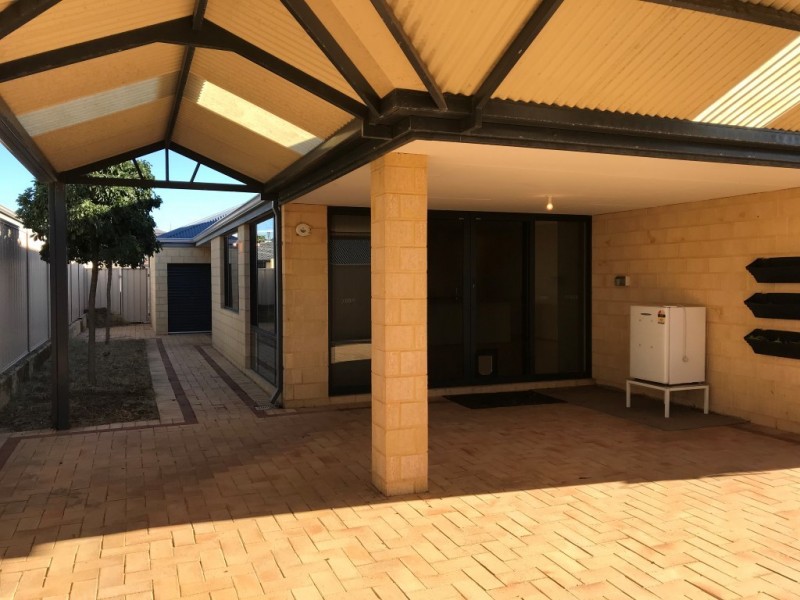 11 Arniston Way, Darch WA 6065