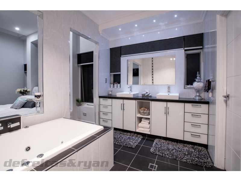 4 Perugino Avenue, Landsdale WA 6065