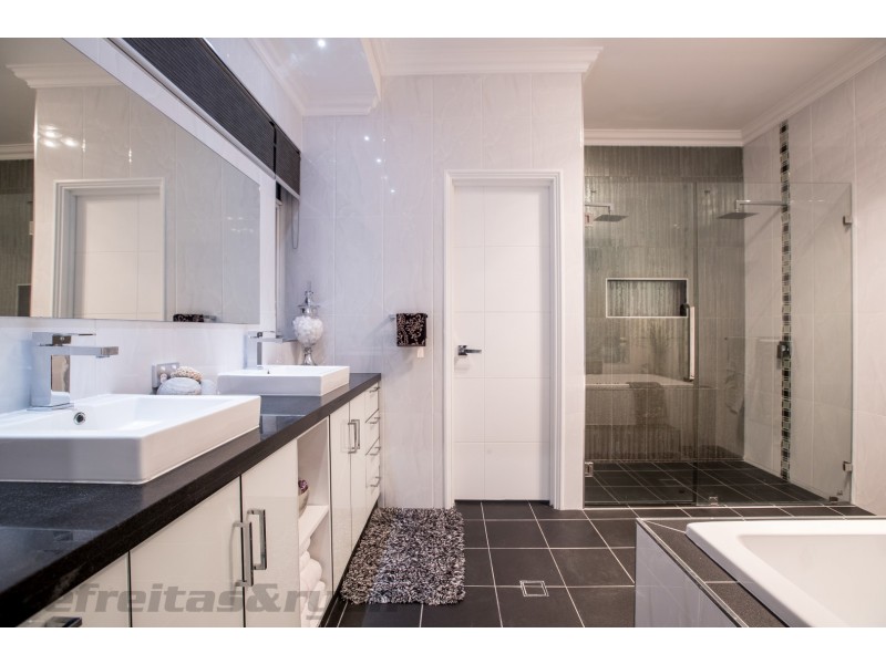 4 Perugino Avenue, Landsdale WA 6065