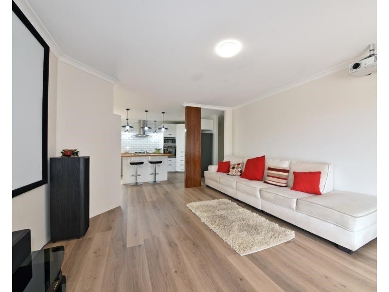 6 Rover Court, Quinns Rocks WA 6030