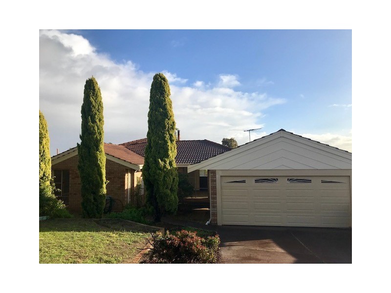 6 Valencia Court, Alexander Heights WA 6064