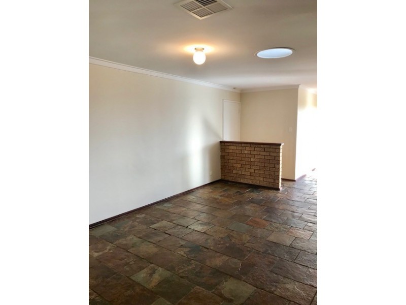 6 Valencia Court, Alexander Heights WA 6064