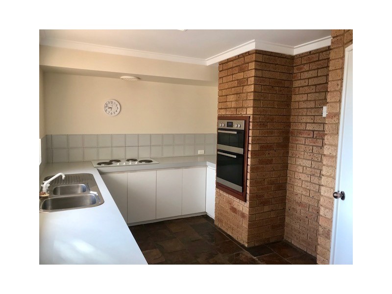 6 Valencia Court, Alexander Heights WA 6064