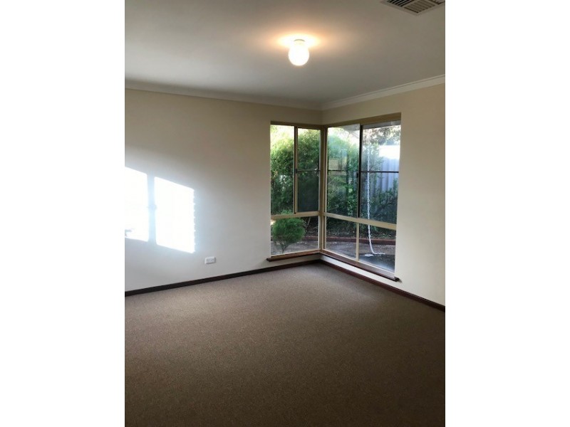 6 Valencia Court, Alexander Heights WA 6064