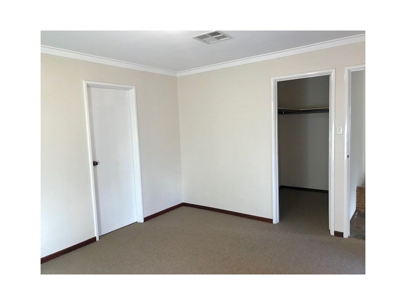 6 Valencia Court, Alexander Heights WA 6064