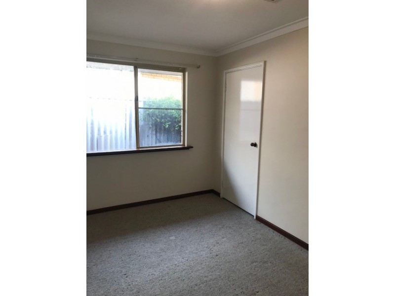 6 Valencia Court, Alexander Heights WA 6064