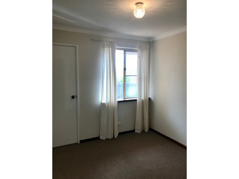 6 Valencia Court, Alexander Heights WA 6064