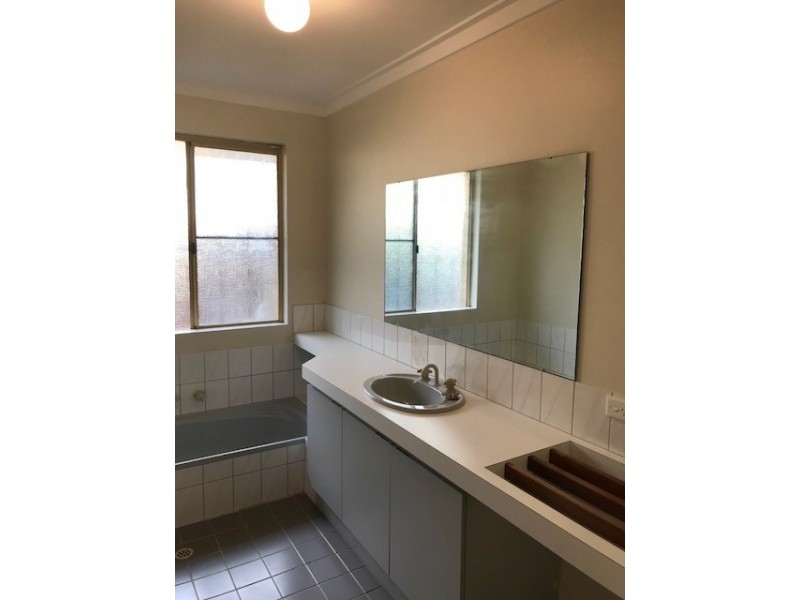 6 Valencia Court, Alexander Heights WA 6064