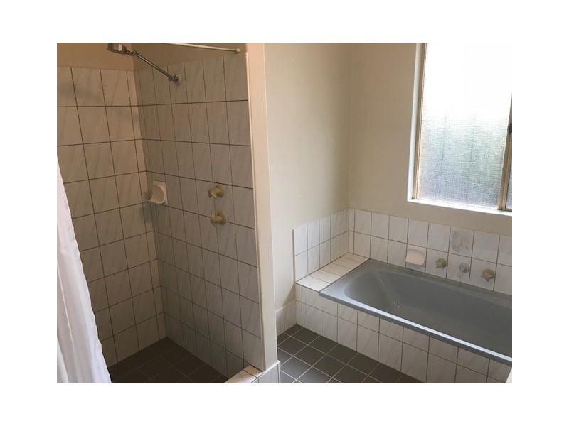 6 Valencia Court, Alexander Heights WA 6064