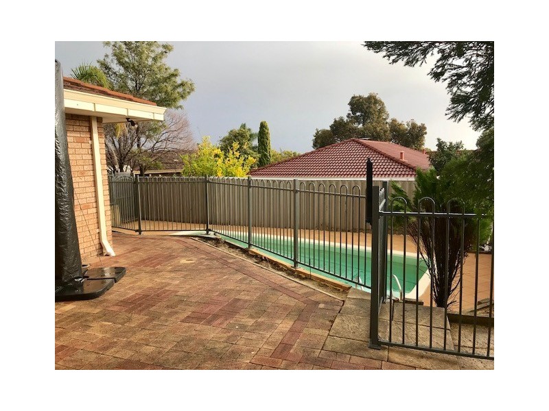 6 Valencia Court, Alexander Heights WA 6064