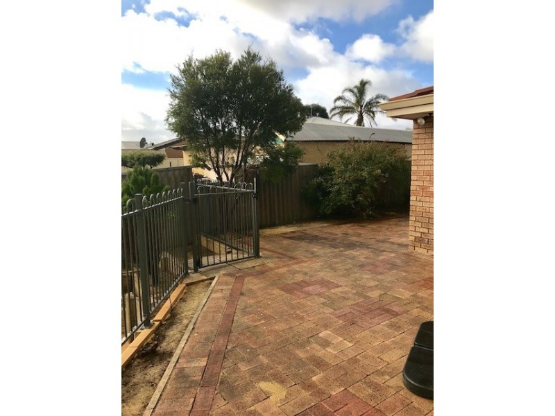 6 Valencia Court, Alexander Heights WA 6064