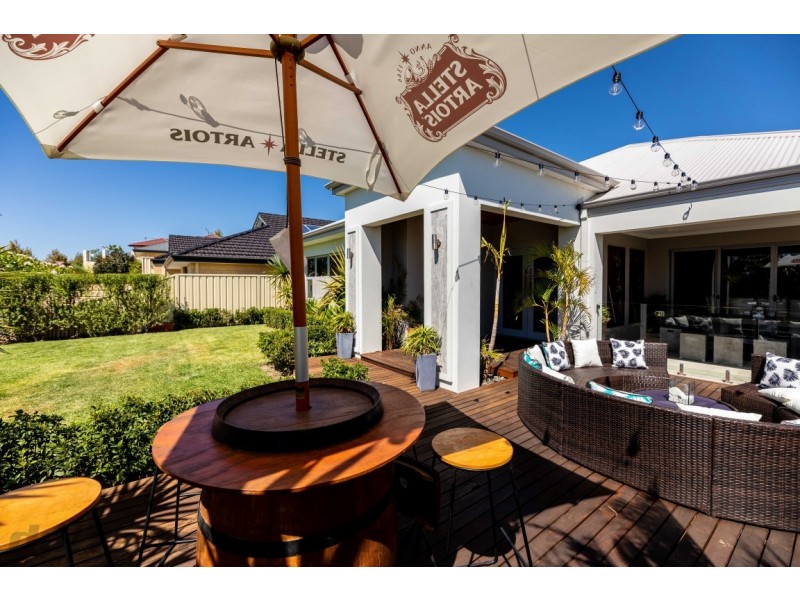 38 Ray Gardiner Vista, Tapping WA 6065