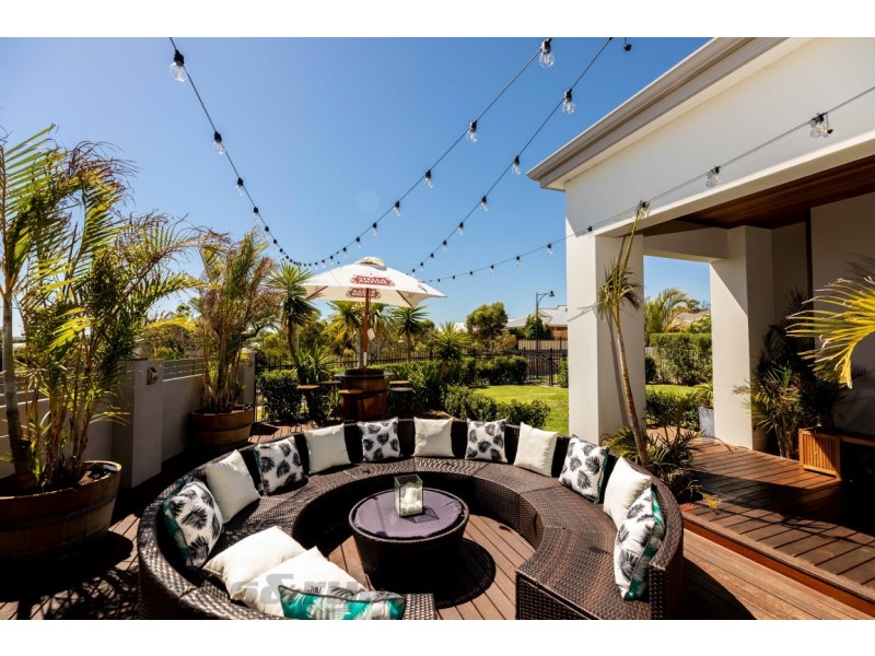 38 Ray Gardiner Vista, Tapping WA 6065