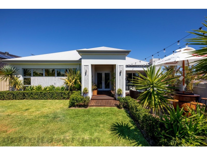 38 Ray Gardiner Vista, Tapping WA 6065