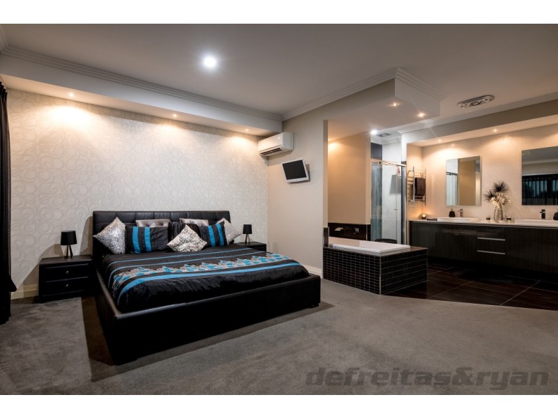 38 Ray Gardiner Vista, Tapping WA 6065