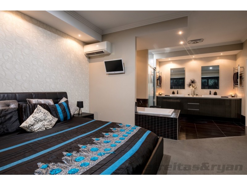 38 Ray Gardiner Vista, Tapping WA 6065