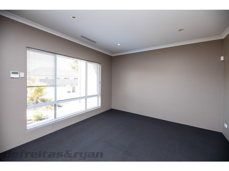 5 Thiele Road, Banksia Grove WA 6031