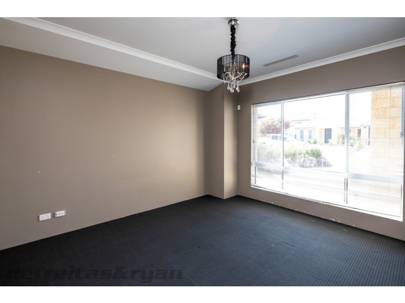 5 Thiele Road, Banksia Grove WA 6031