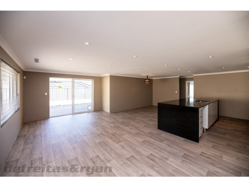 5 Thiele Road, Banksia Grove WA 6031