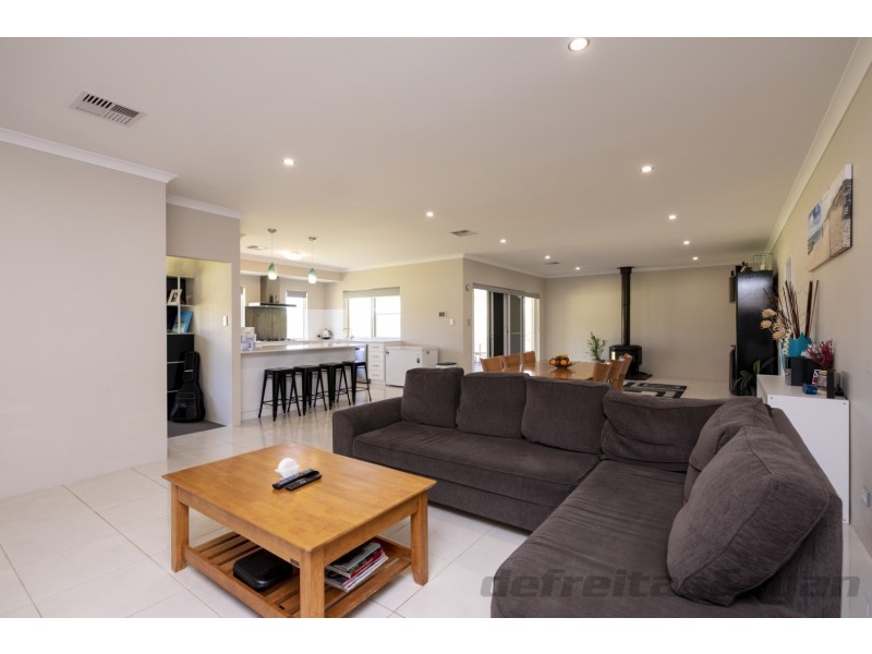 46 Cinnamon Meander, Two Rocks WA 6037