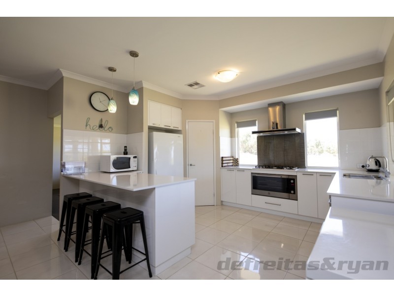 46 Cinnamon Meander, Two Rocks WA 6037