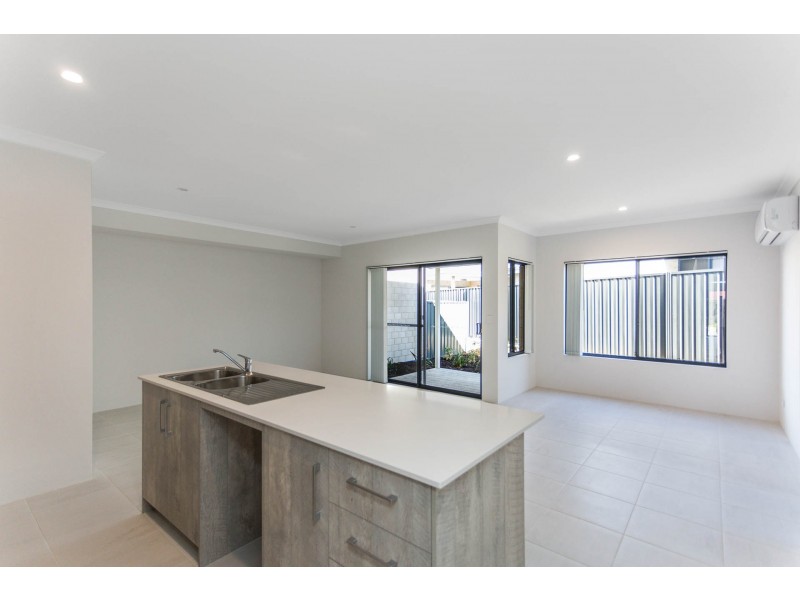 77 Grand Paradiso Parade, Merriwa WA 6030