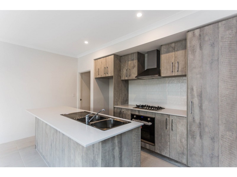 77 Grand Paradiso Parade, Merriwa WA 6030