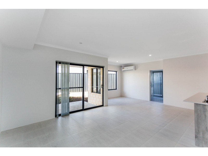 77 Grand Paradiso Parade, Merriwa WA 6030