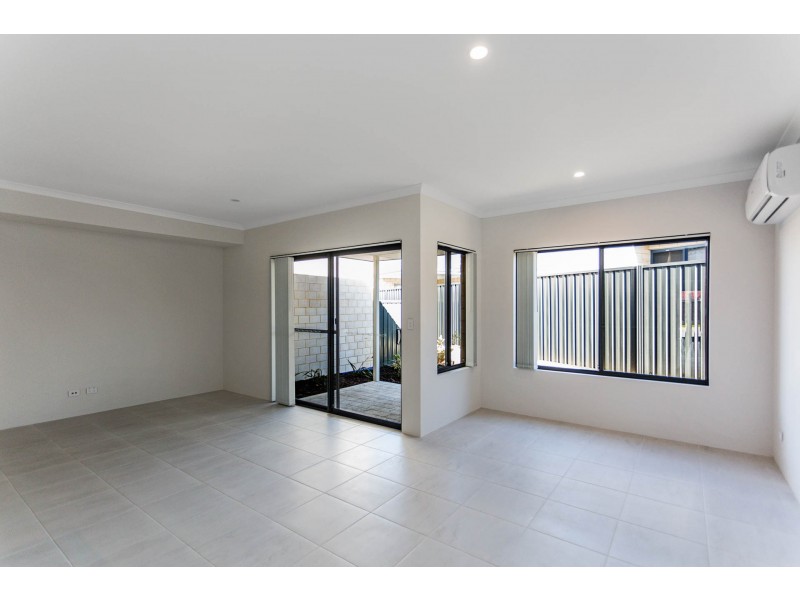 77 Grand Paradiso Parade, Merriwa WA 6030