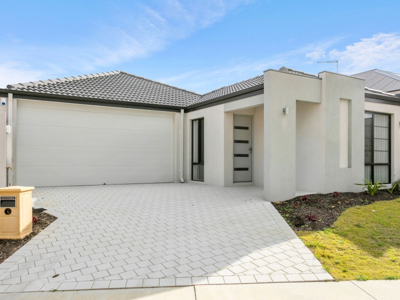 67 Grand Paradiso Parade, Merriwa WA 6030
