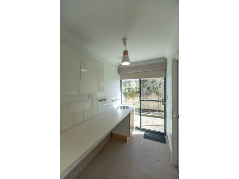 8 Merrivale Circle, Tapping WA 6065