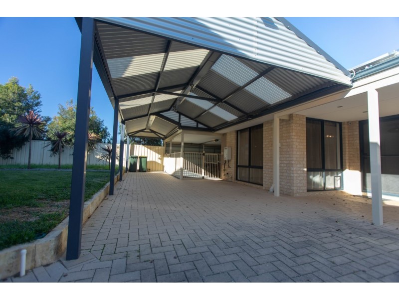 8 Merrivale Circle, Tapping WA 6065