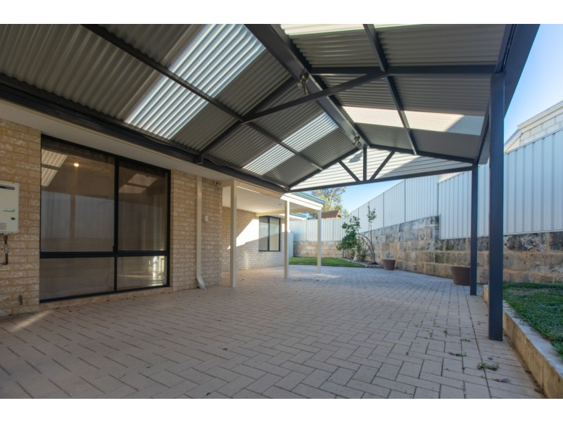 8 Merrivale Circle, Tapping WA 6065