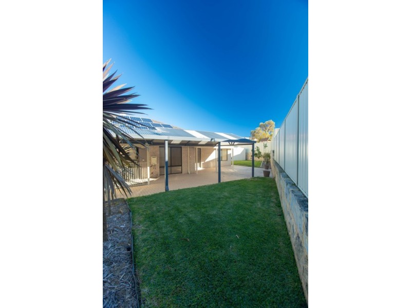 8 Merrivale Circle, Tapping WA 6065