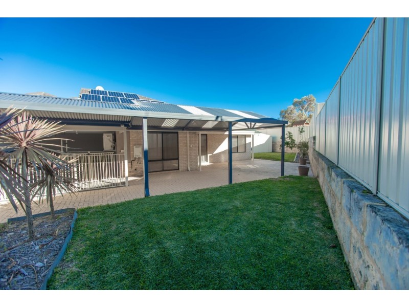8 Merrivale Circle, Tapping WA 6065