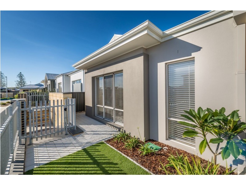 8 Chambered Way, Jindalee WA 6036