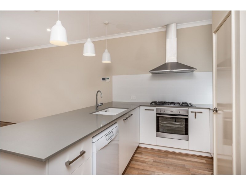 8 Chambered Way, Jindalee WA 6036
