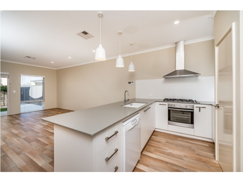 8 Chambered Way, Jindalee WA 6036