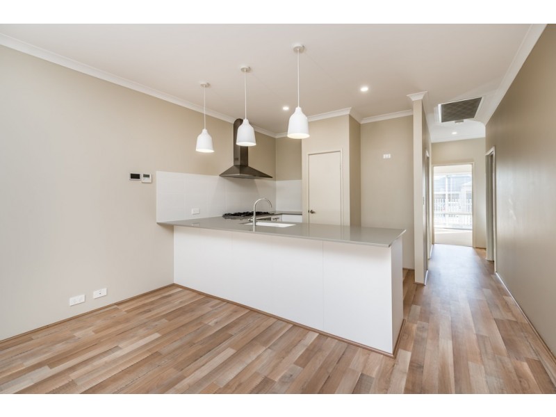 8 Chambered Way, Jindalee WA 6036