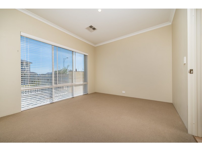 8 Chambered Way, Jindalee WA 6036
