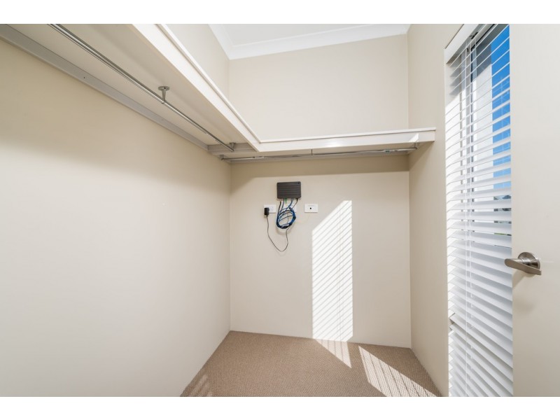 8 Chambered Way, Jindalee WA 6036