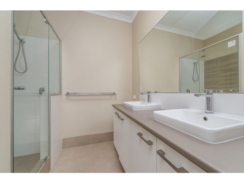 8 Chambered Way, Jindalee WA 6036
