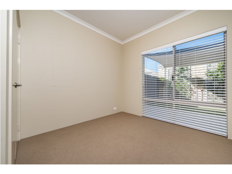 8 Chambered Way, Jindalee WA 6036