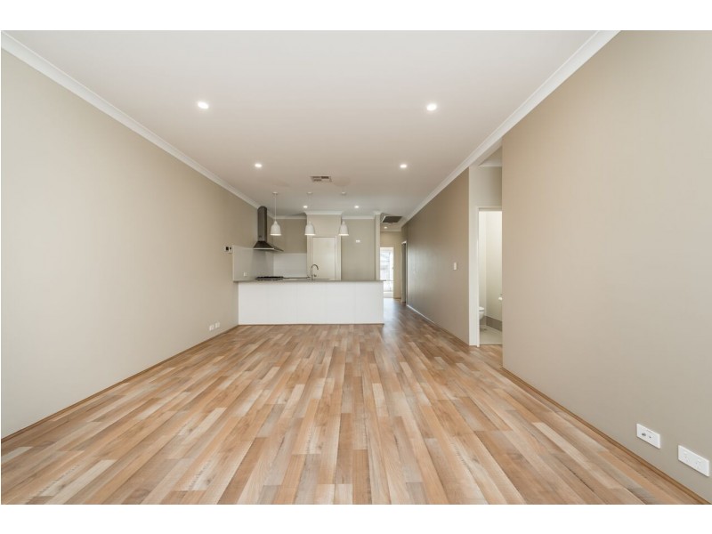 8 Chambered Way, Jindalee WA 6036