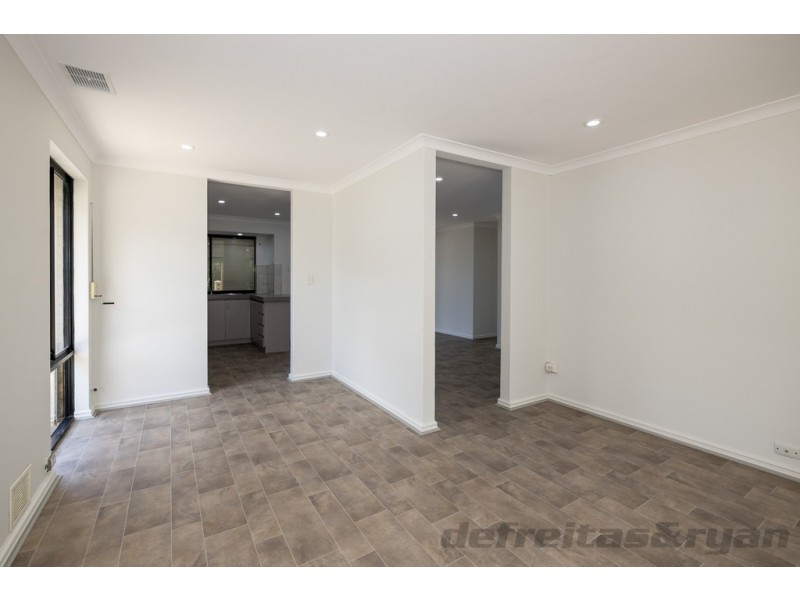 11 Thicket Circuit, Banksia Grove WA 6031