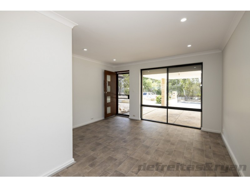 11 Thicket Circuit, Banksia Grove WA 6031